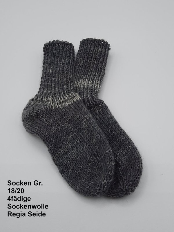 Socken Gr. 18/20